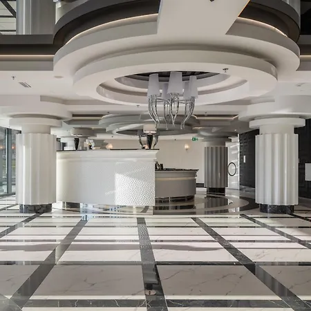 Hanza Tower 738 Apartment