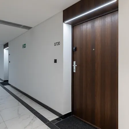Hanza Tower 738 Apartment *