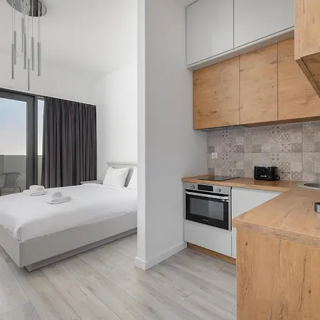 Hanza Tower 738 Apartment
