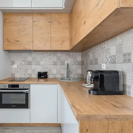 Hanza Tower 738 Apartment